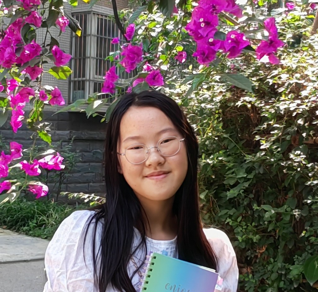 Photo of author Isabelle Knight.